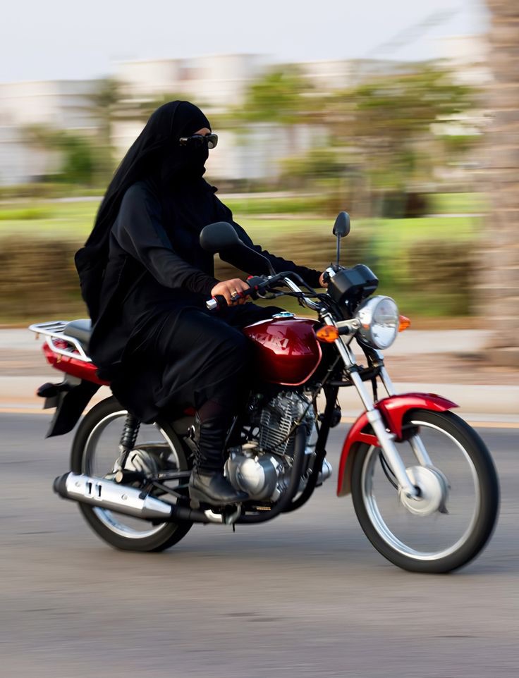 Irán permite a mujeres obtener licencia para conducir motocicletas tras años de&nbsp;restricciones